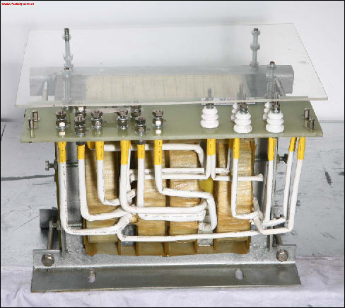 UV׃|{׃
