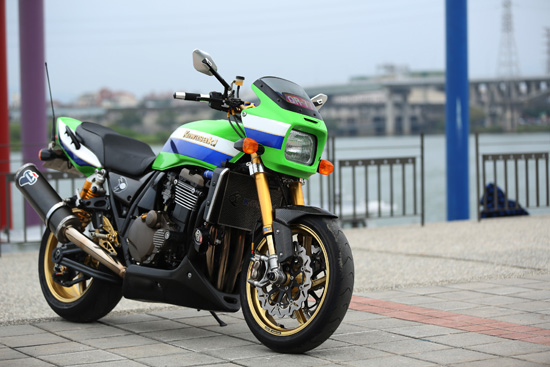 ۴ZRX1200
