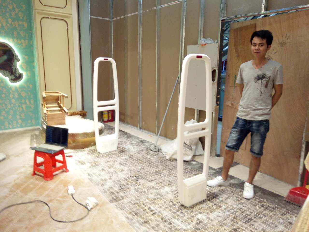 |ݸI󾯃r񼰈DƬ EASO