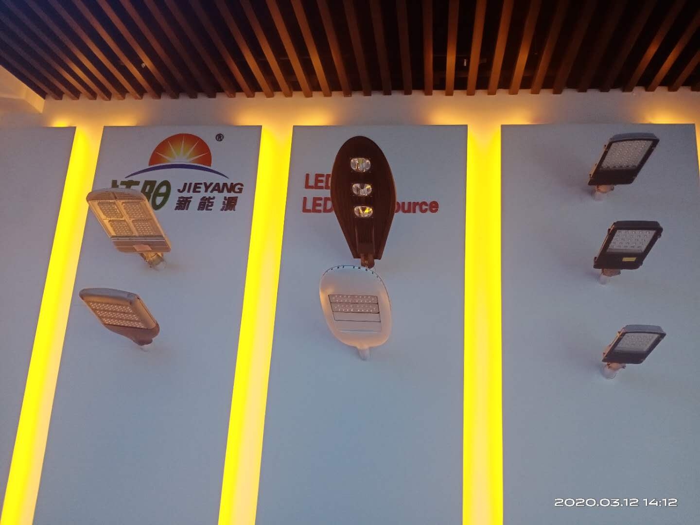LED^LEDԴ̫·Դ^SֱN