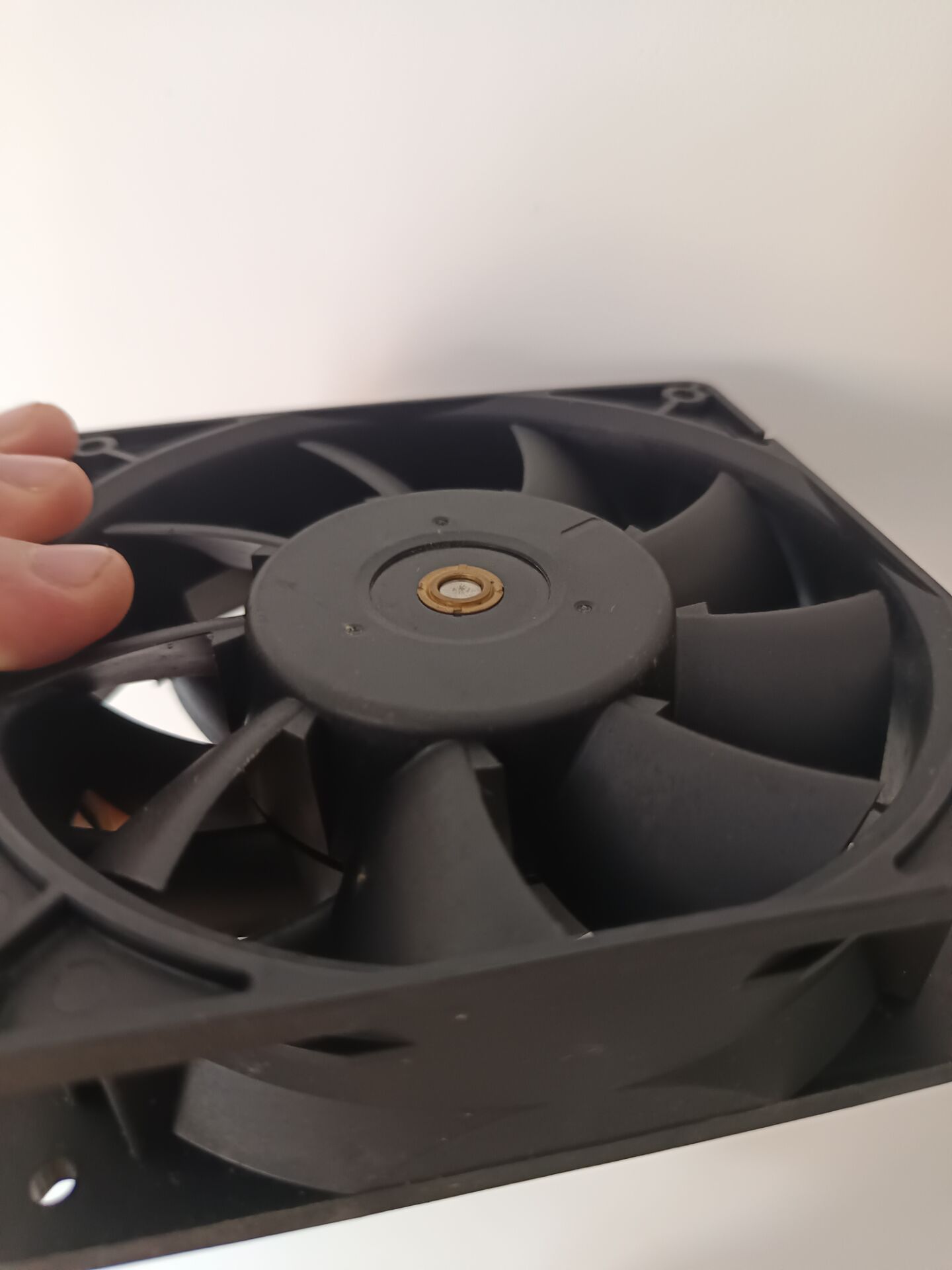_(ti)_(d)AFB1224GHE/EHE 1.60A 1.05A 24V 12038
